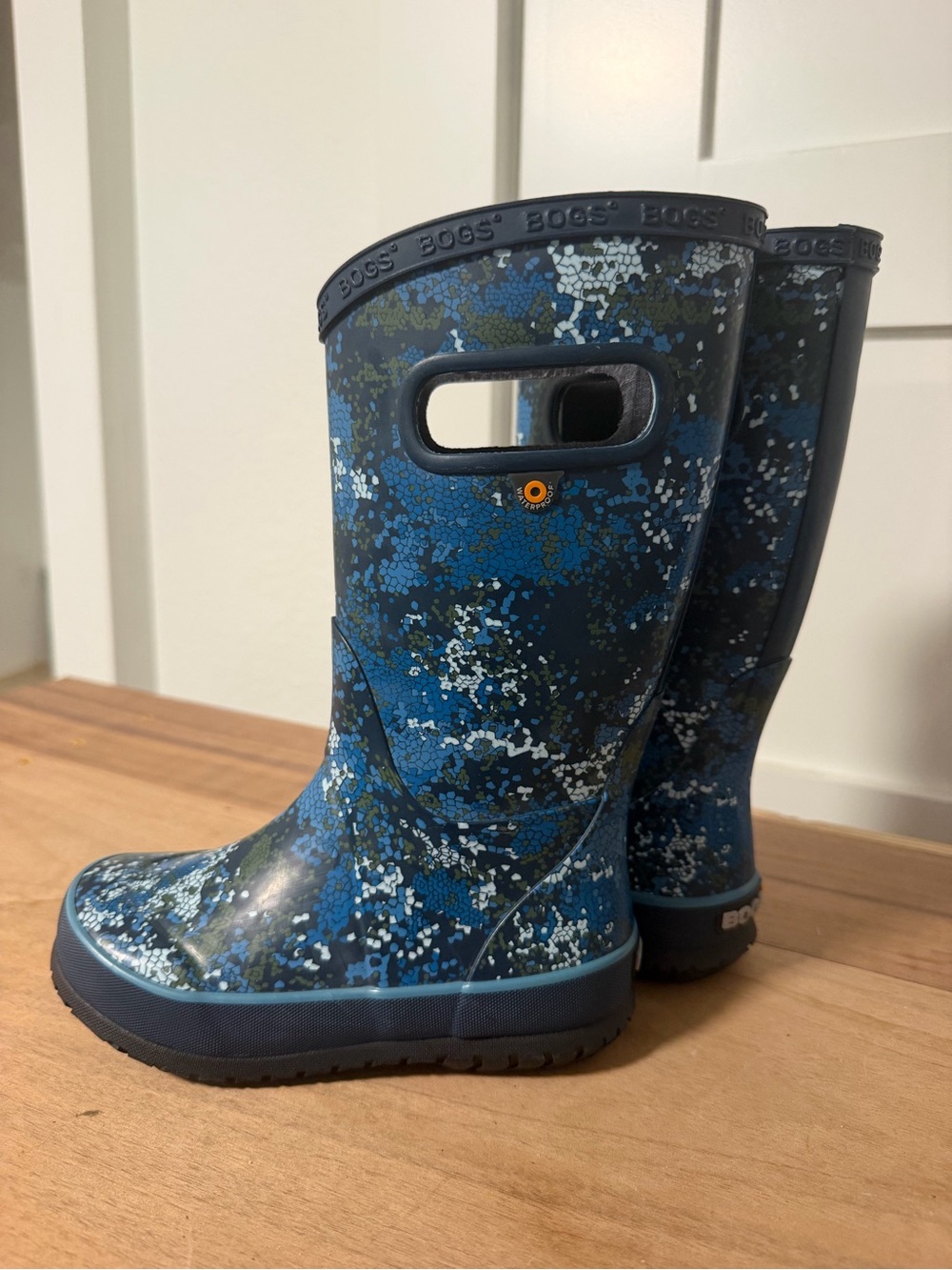 Bogs Kids Blue Camouflage Splash Rain Boots - Picture 5 of 5